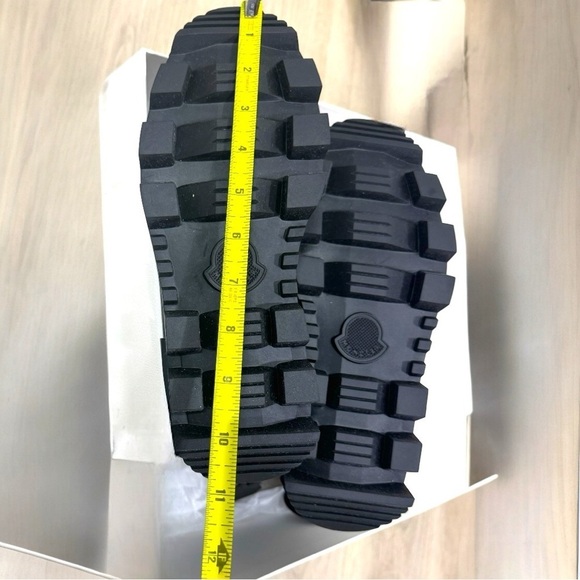 MONCLER Moscova faux fur-trimmed leather ankle boots booties Size 8 NEW - Picture 15 of 16